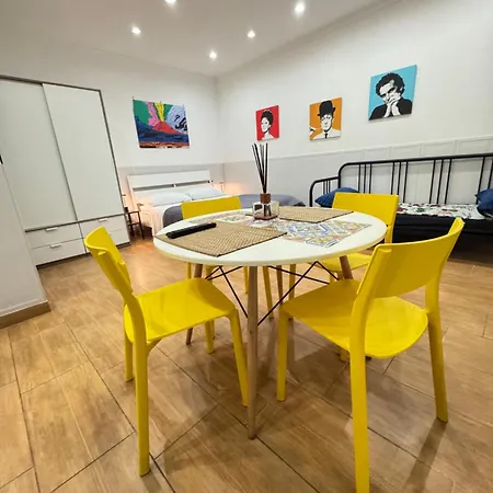 Dafflitto 12 * Napels